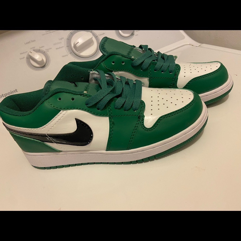 Never worn! Willing to negotiate